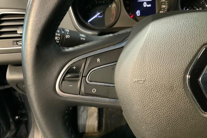 Grå Renault Megane IV fra 2019