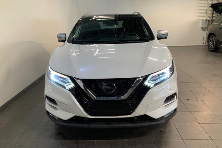 Hvid Nissan Qashqai fra 2017