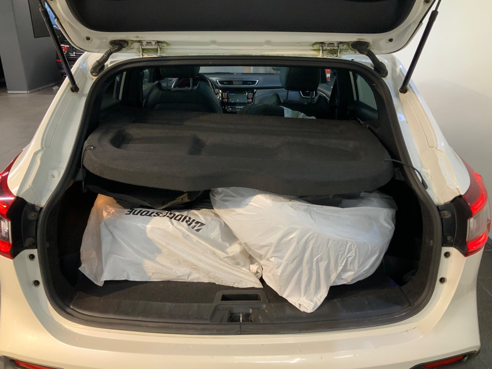 Hvid Nissan Qashqai fra 2017