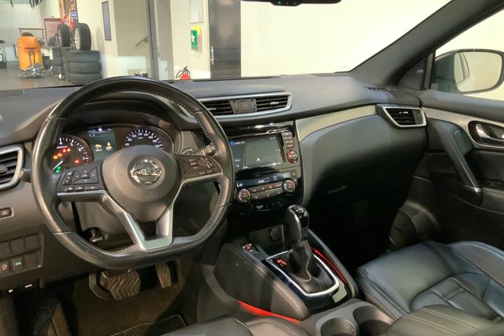 Hvid Nissan Qashqai fra 2017