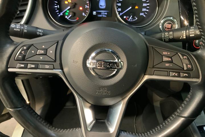 Hvid Nissan Qashqai fra 2017