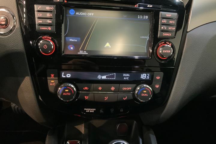 Hvid Nissan Qashqai fra 2017