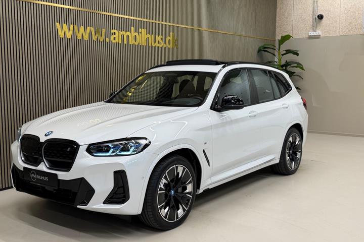 Hvid BMW iX3 fra 2023