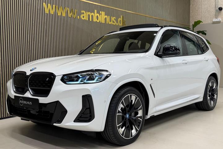 Hvid BMW iX3 fra 2023