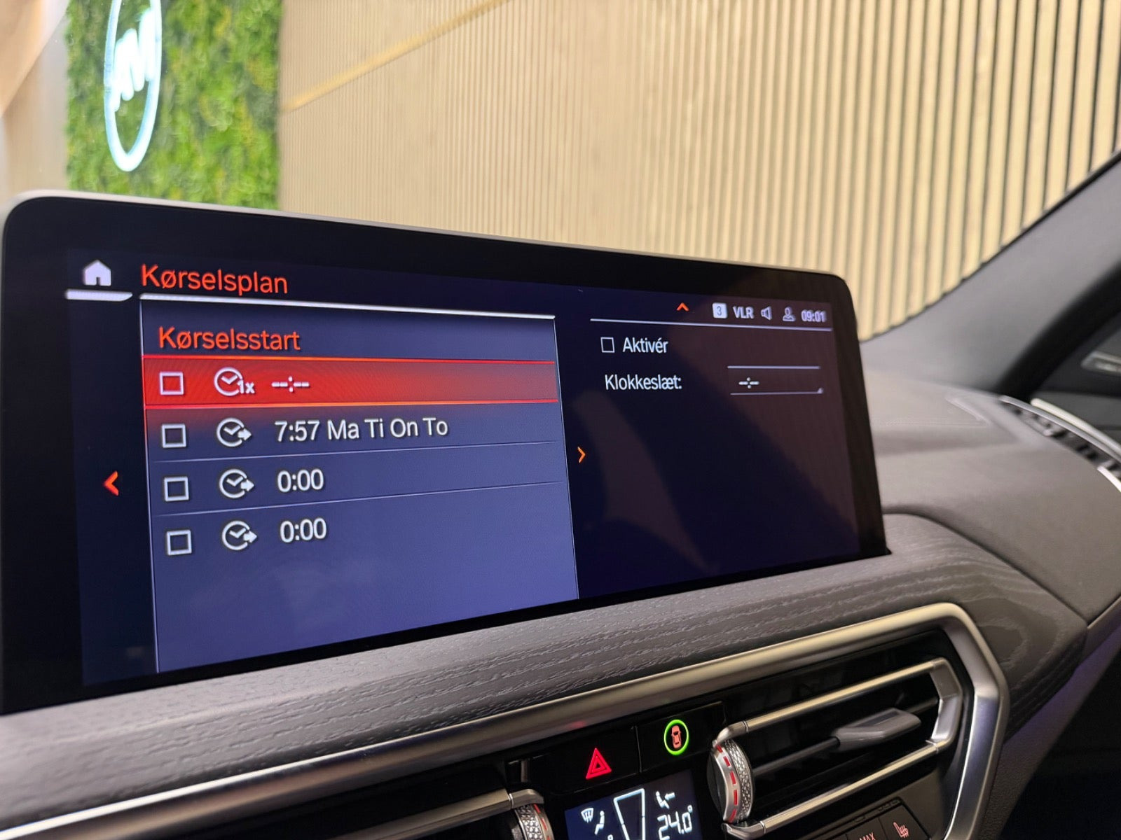 Hvid BMW iX3 fra 2023