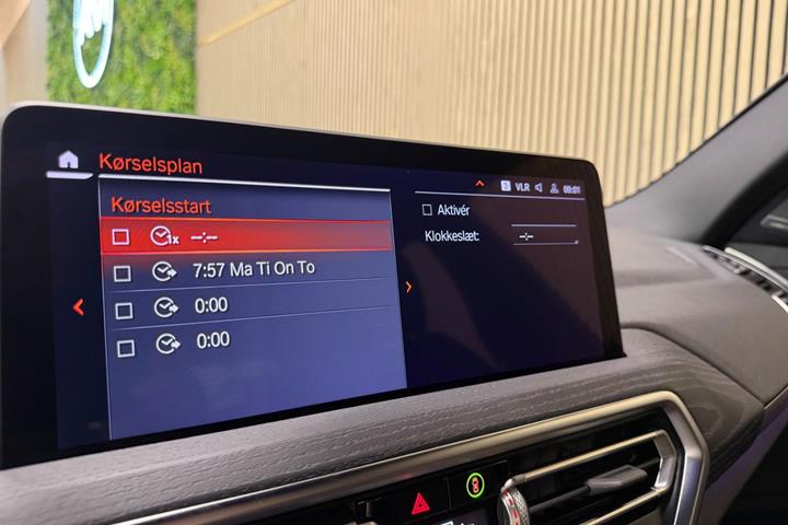 Hvid BMW iX3 fra 2023