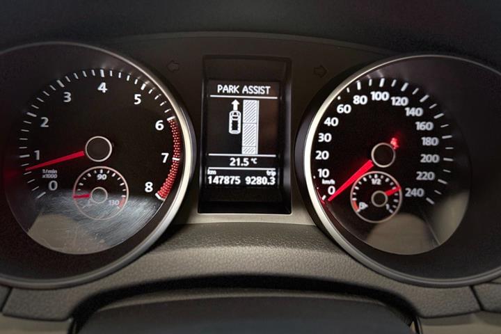 Hvid VW Golf VI fra 2012