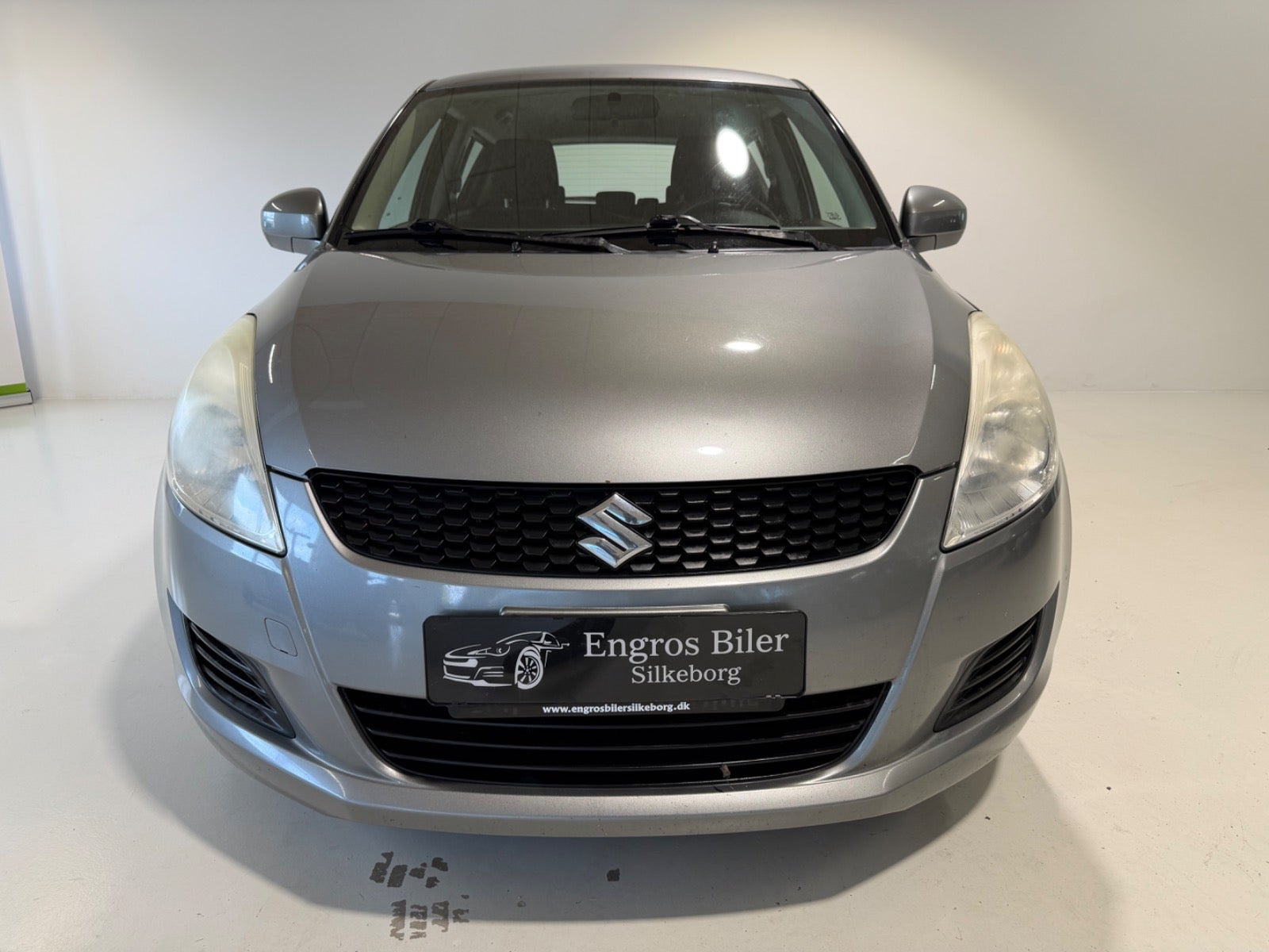 Grå Suzuki Swift fra 2011