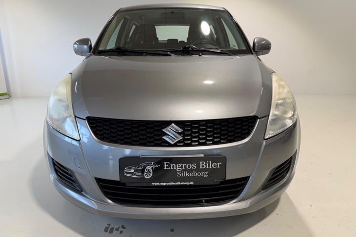 Grå Suzuki Swift fra 2011
