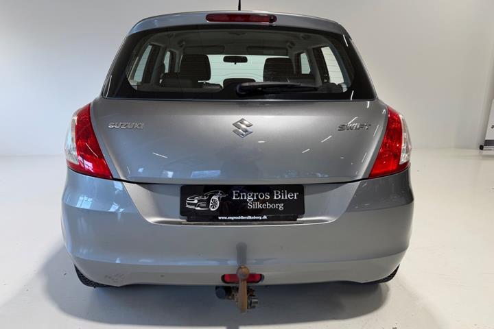 Grå Suzuki Swift fra 2011