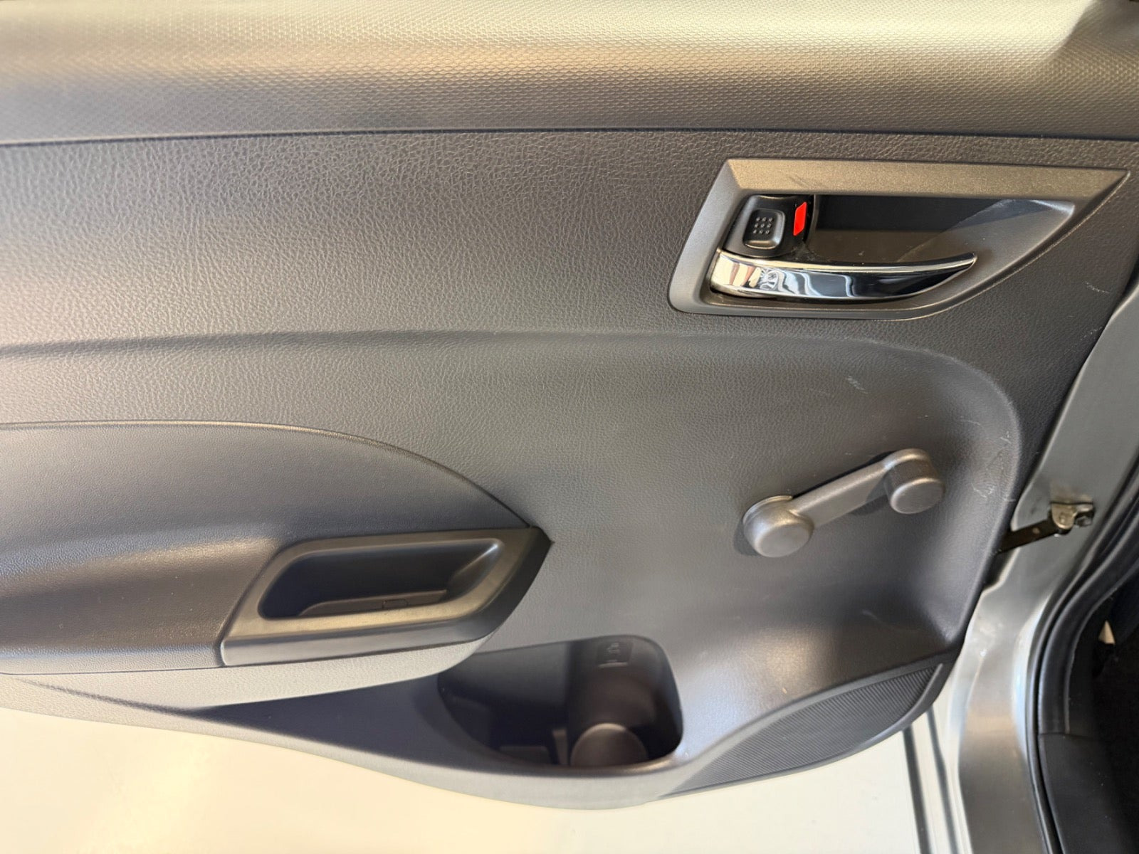 Grå Suzuki Swift fra 2011