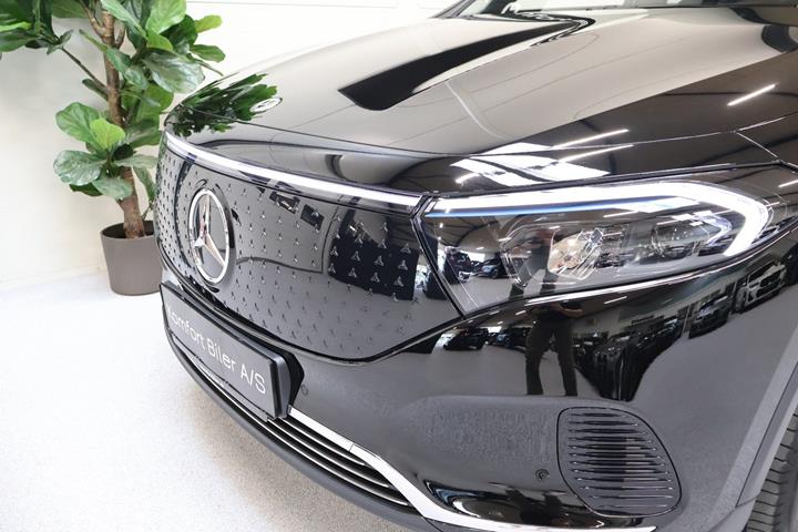 Sort Mercedes EQA250+ fra 2024