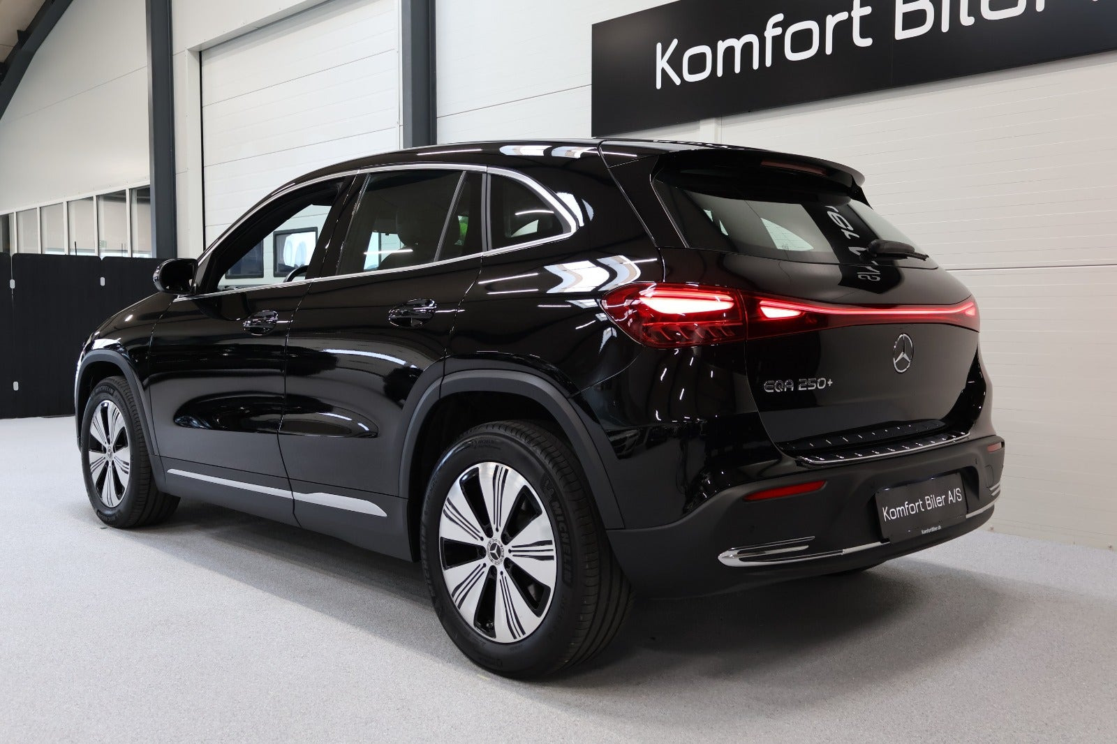 Sort Mercedes EQA250+ fra 2024