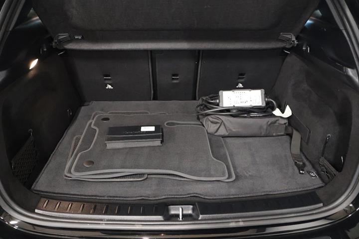 Sort Mercedes EQA250+ fra 2024