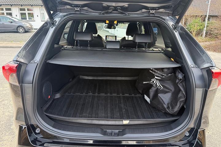 Grå Toyota RAV4 fra 2021