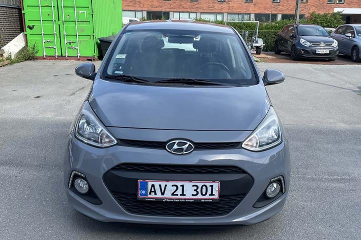 Grå Hyundai i10 fra 2015
