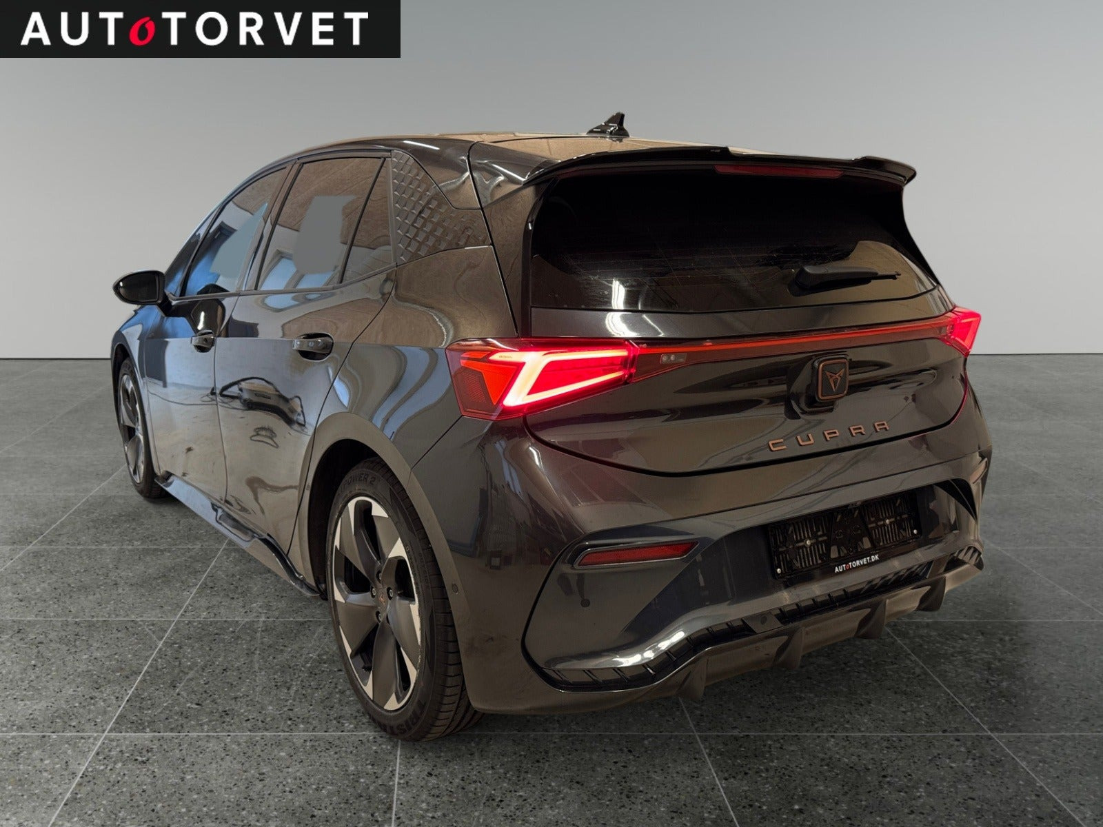 Grå Cupra Born fra 2023