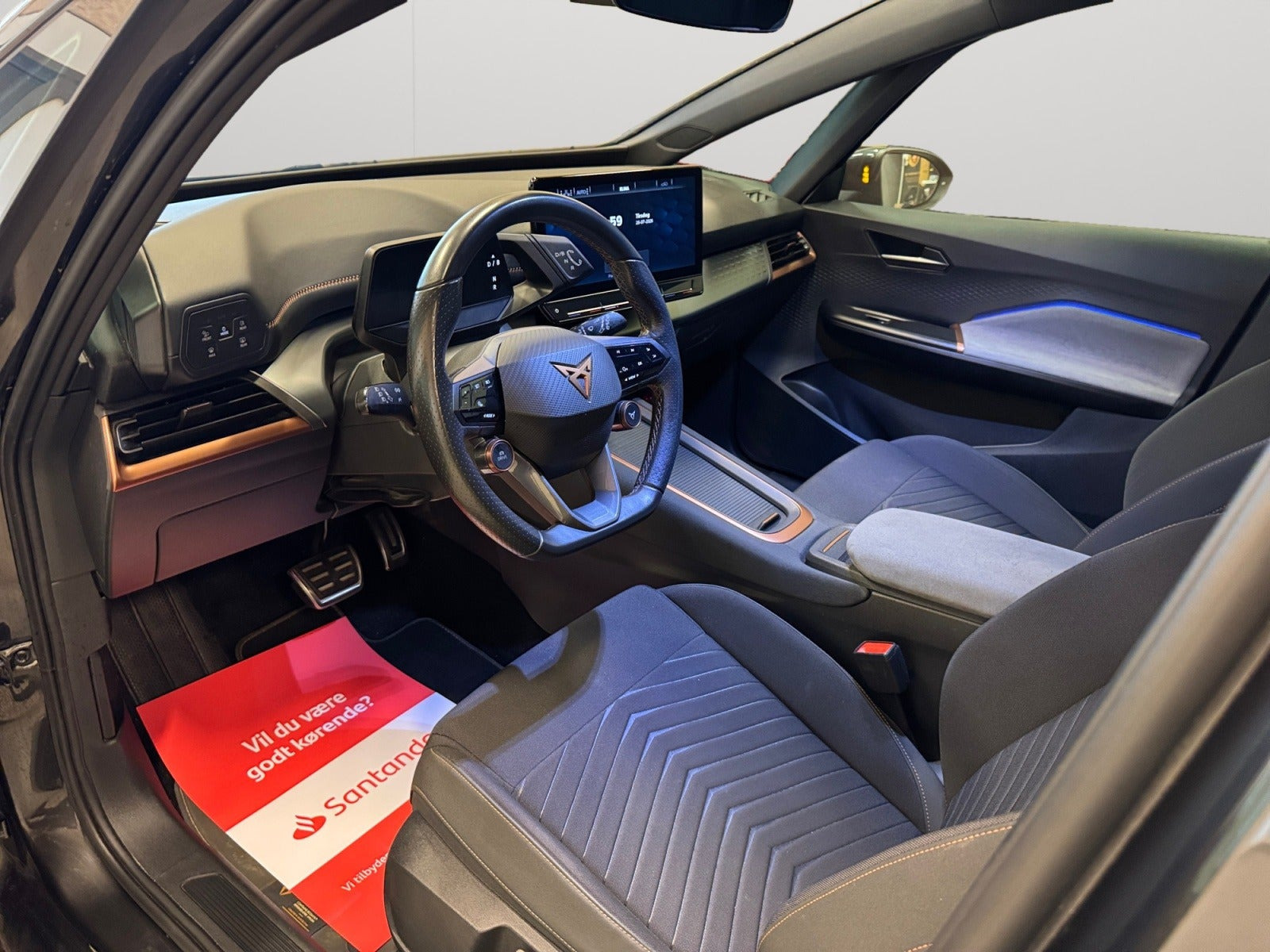 Grå Cupra Born fra 2023