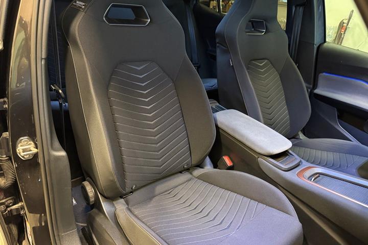 Grå Cupra Born fra 2023