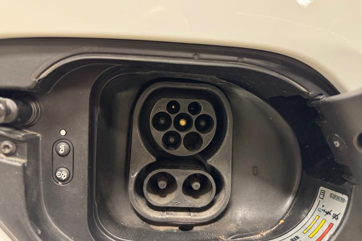 Hvid VW e-Golf VII fra 2020