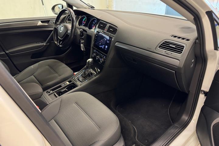 Hvid VW e-Golf VII fra 2020