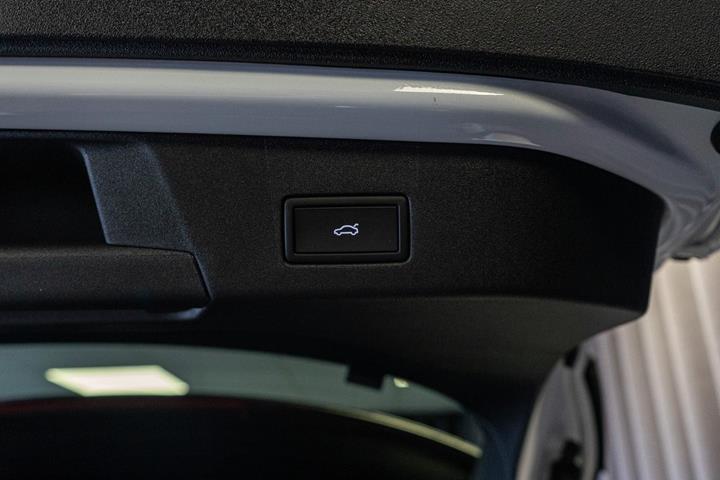 Hvid VW ID.4 fra 2025