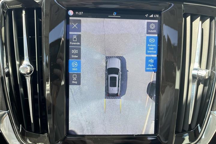 Grå Volvo V90 fra 2023