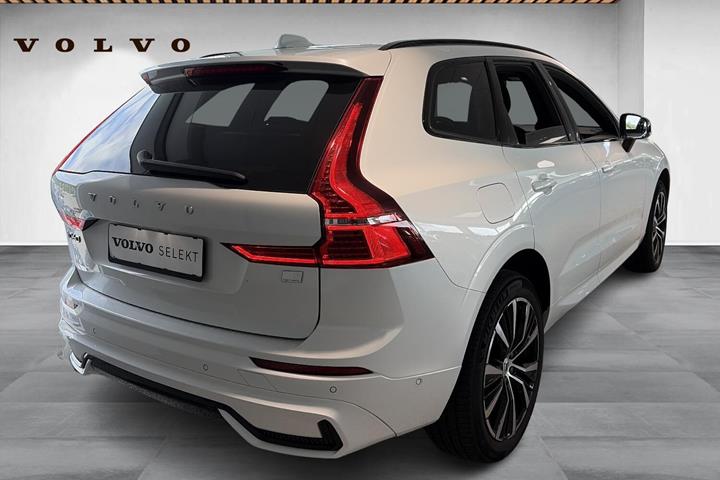 Hvid Volvo XC60 fra 2023