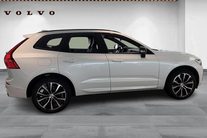 Hvid Volvo XC60 fra 2023