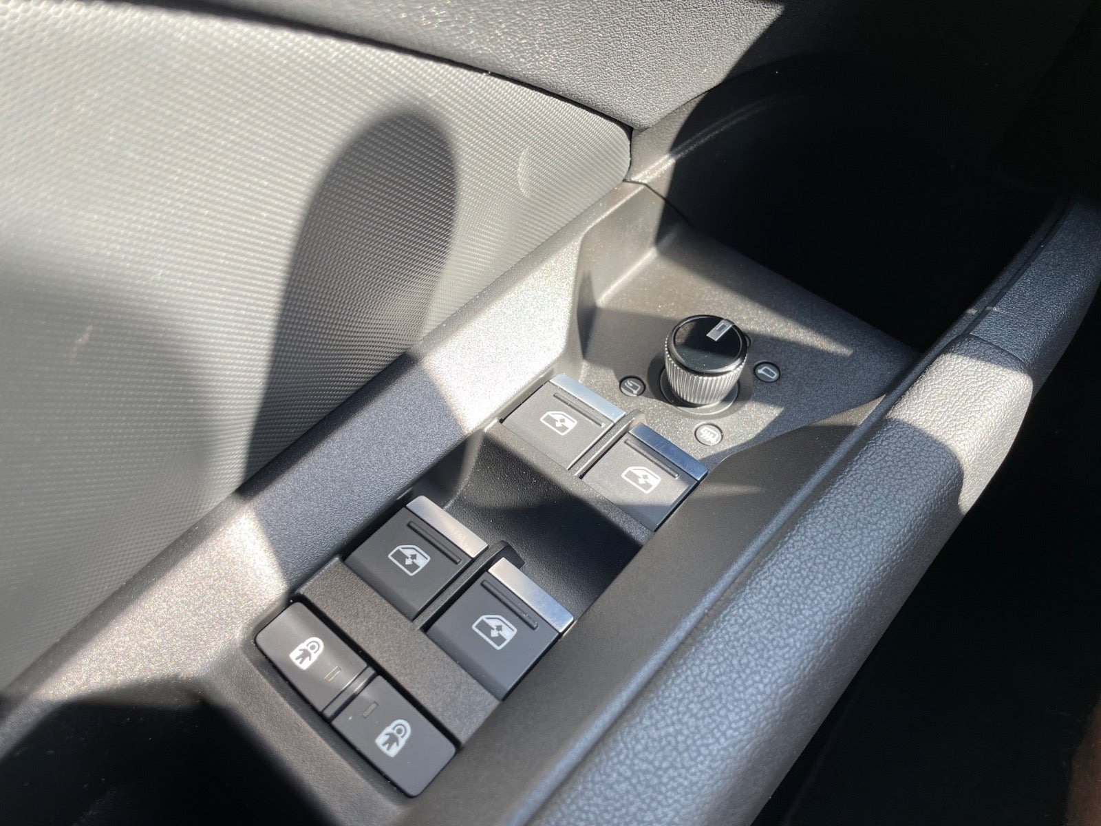 Sølv Audi Q4 e-tron fra 2022