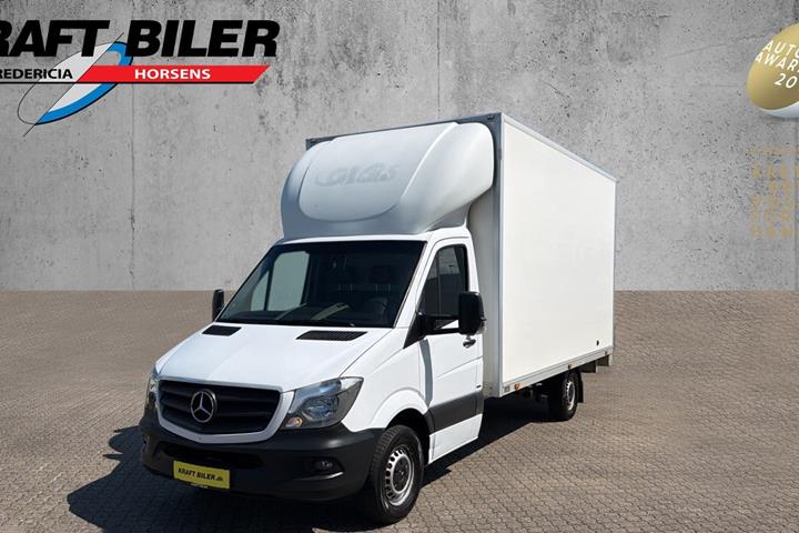 Hvid Mercedes Sprinter 316 fra 2017 set udefra