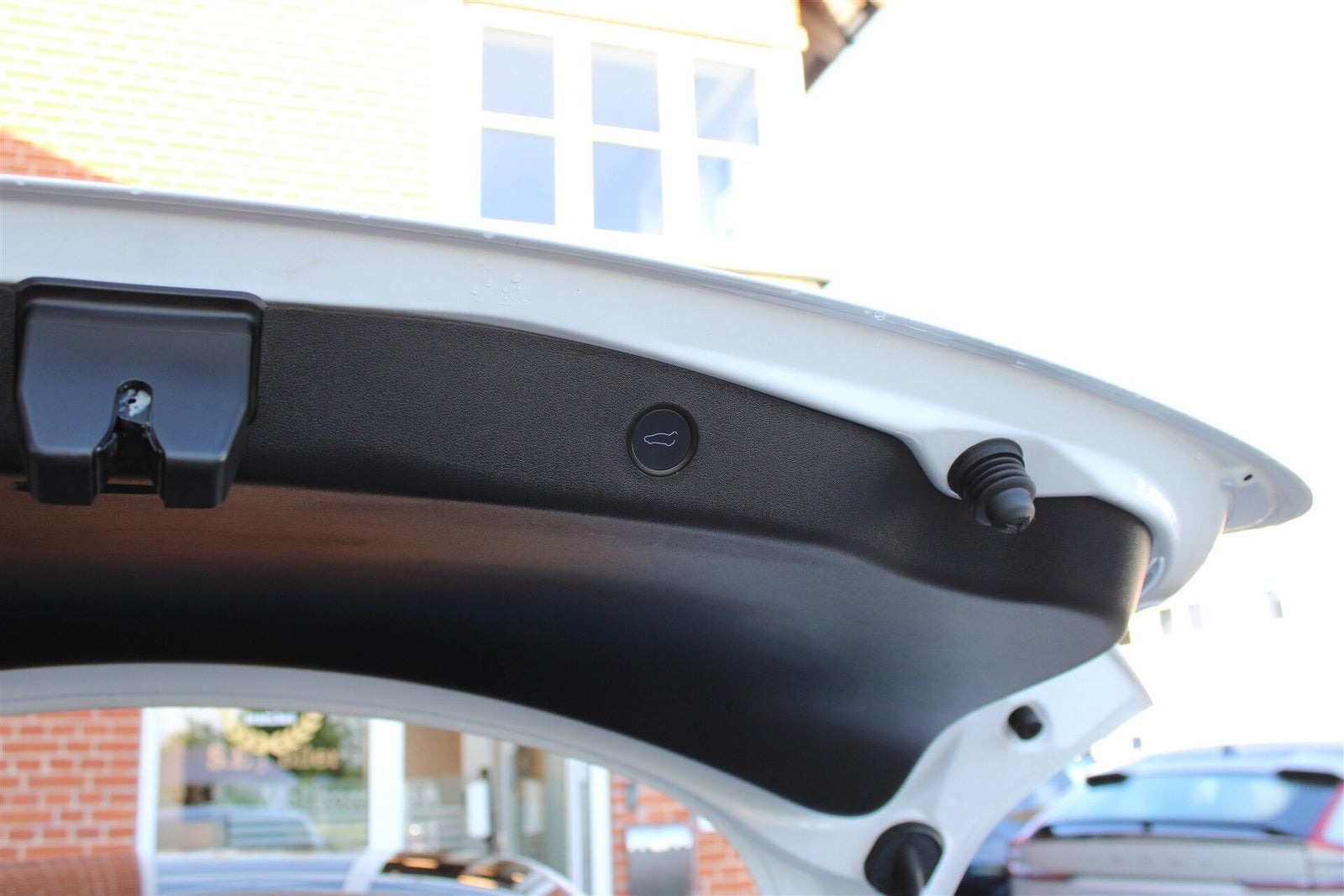 Hvid Tesla Model 3 fra 2021