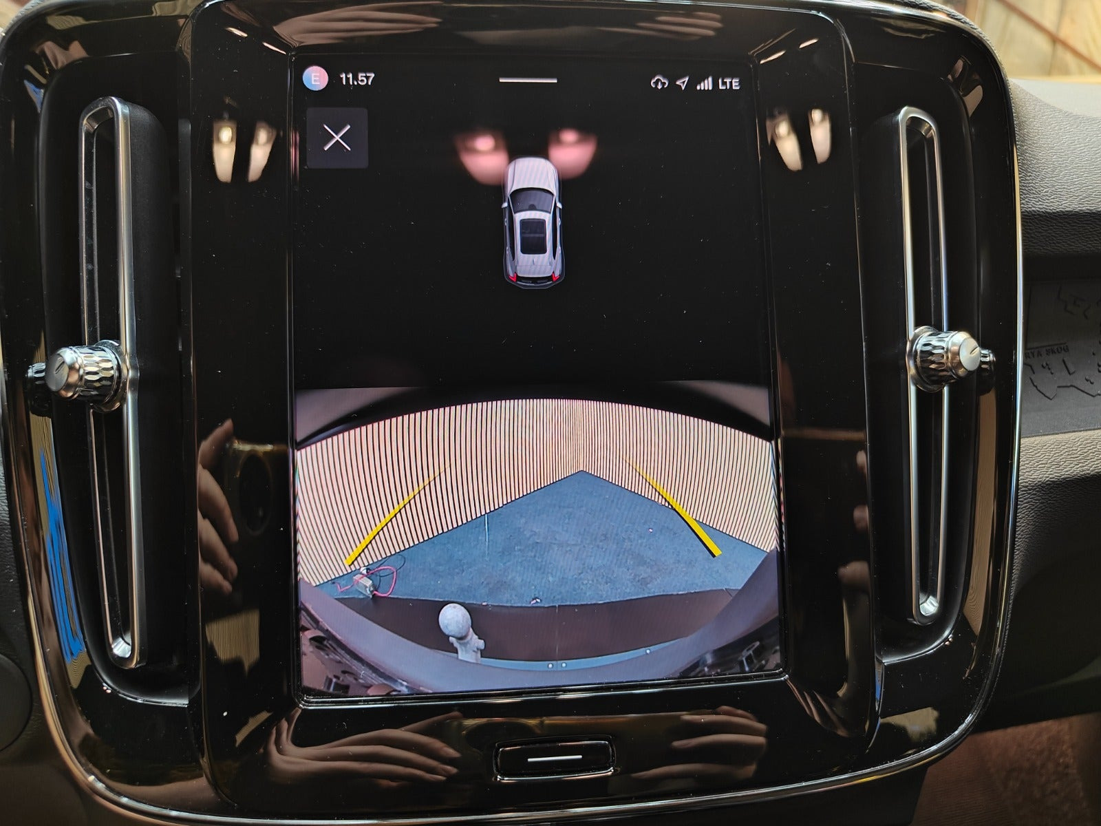 Beige Volvo XC40 fra 2023