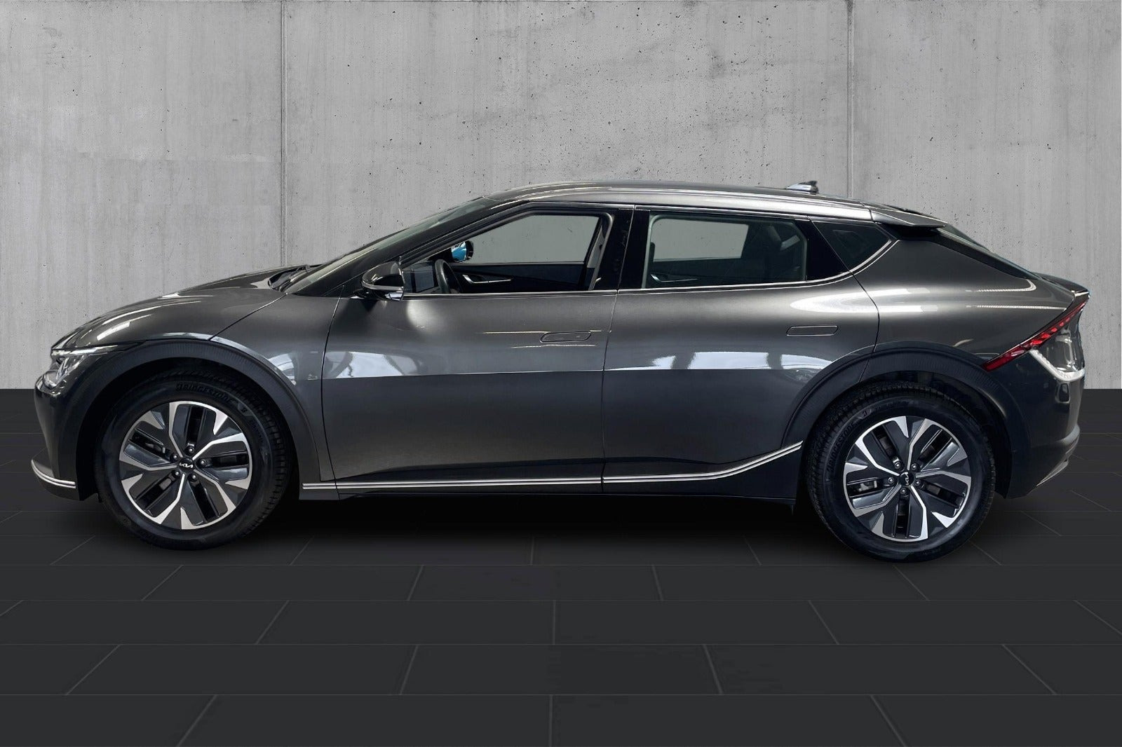 Grå Kia EV6 fra 2023