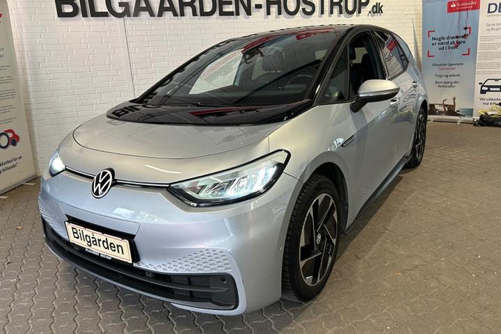 Sølv VW ID.3 fra 2023 set udefra