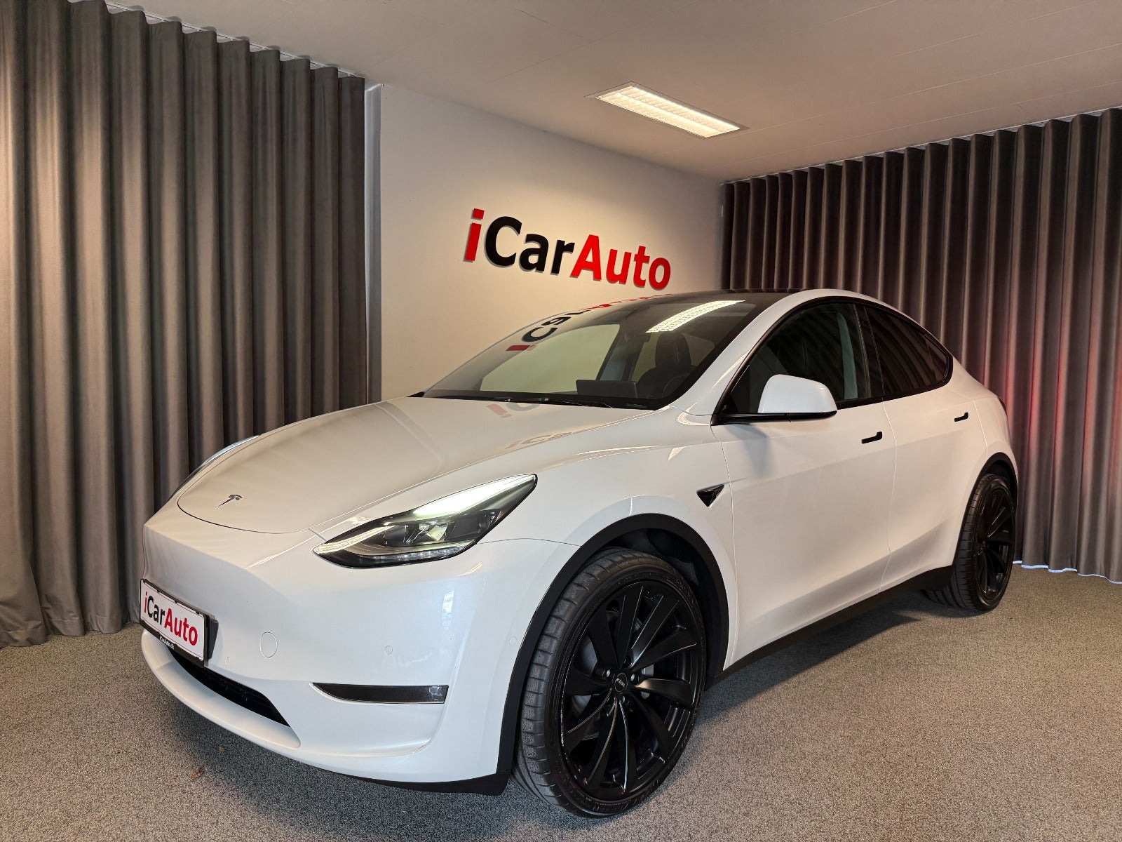 Tesla Model Y Long Range AWD
