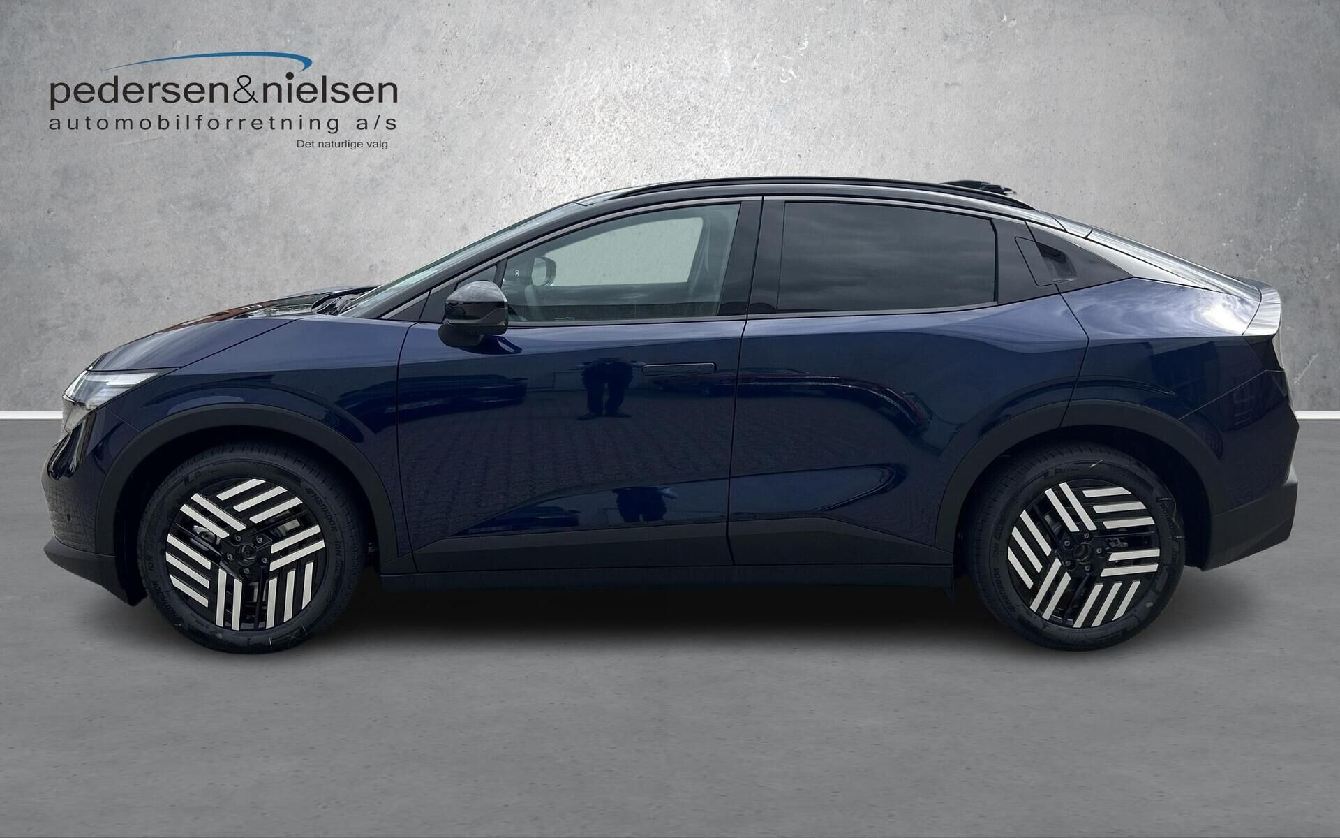 Blå Nissan Leaf fra 2026