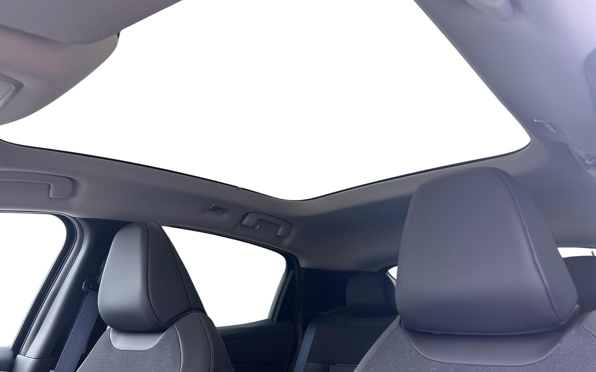 Blå Nissan Leaf fra 2026