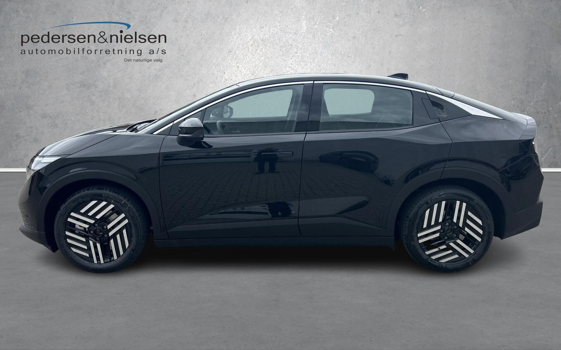 Sort Nissan Leaf fra 2026
