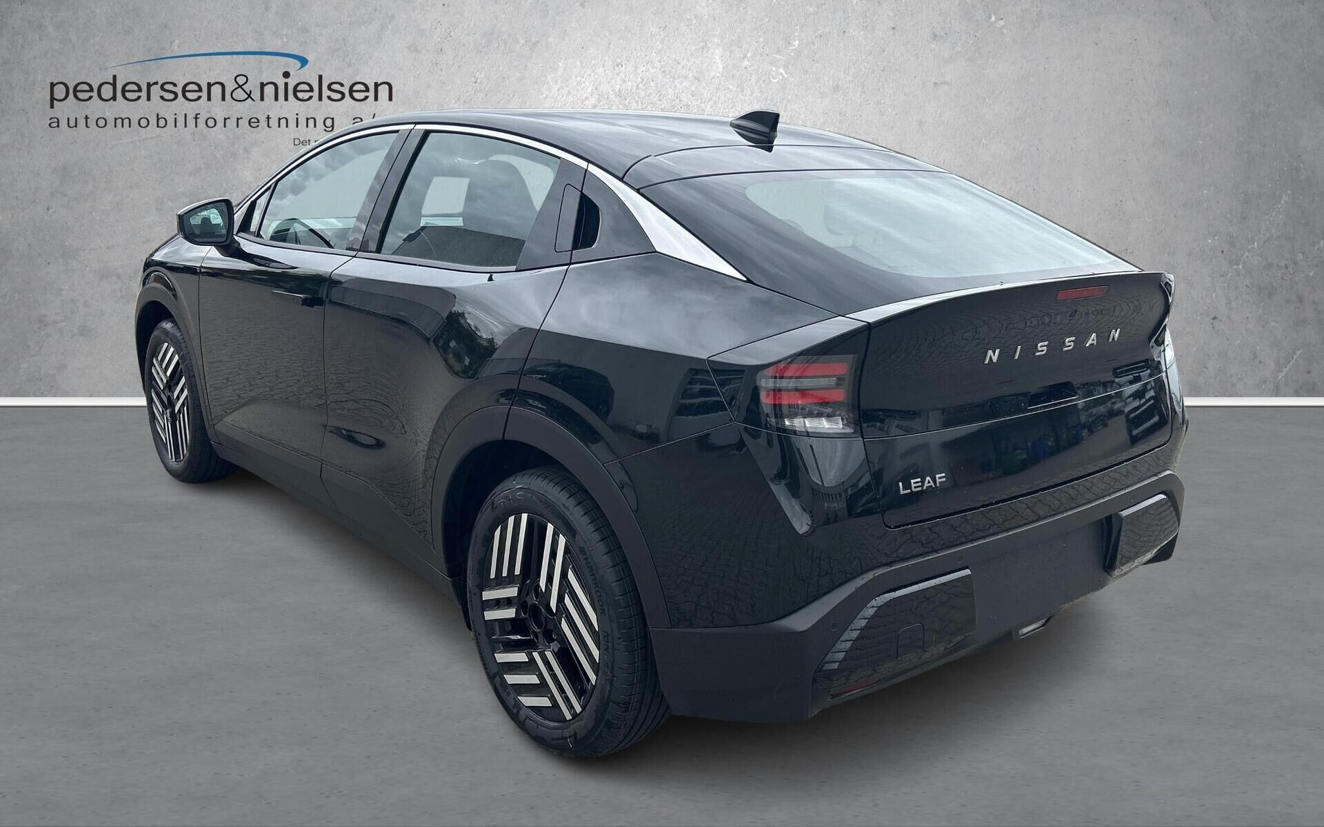 Sort Nissan Leaf fra 2026