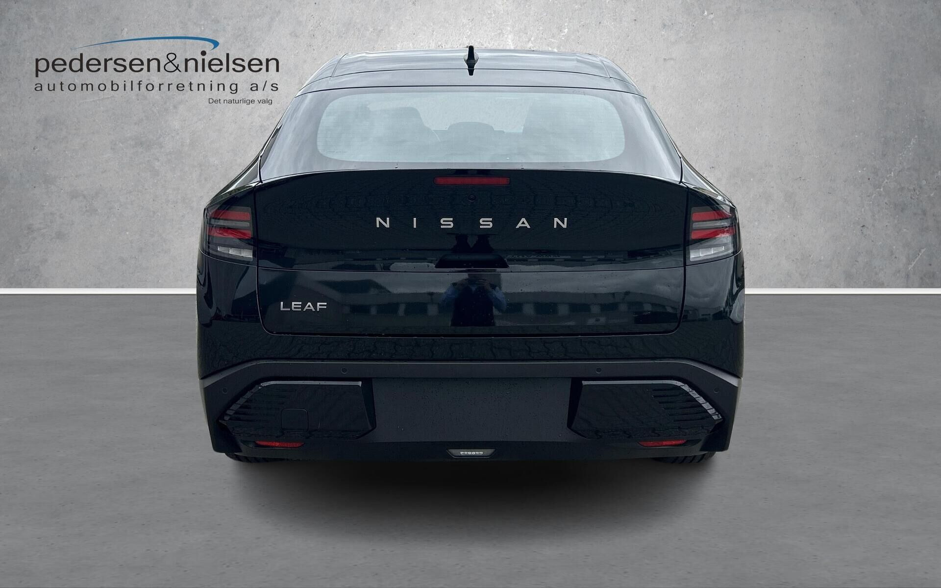 Sort Nissan Leaf fra 2026