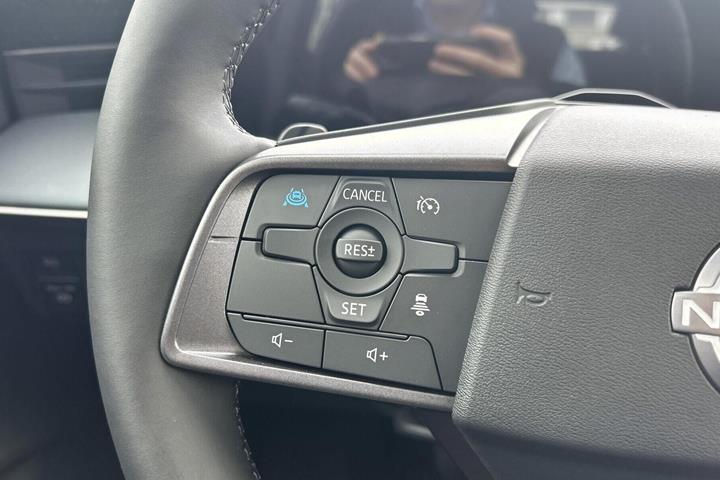 Sort Nissan Leaf fra 2026