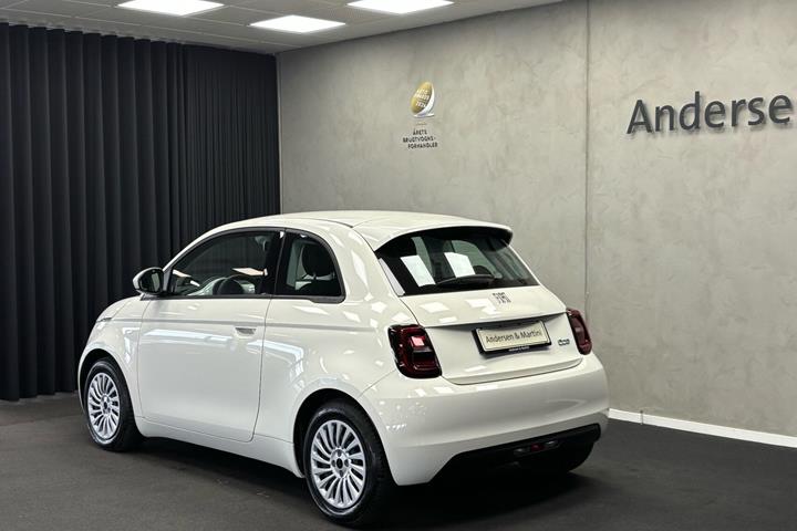 Sort Fiat 500e fra 2023