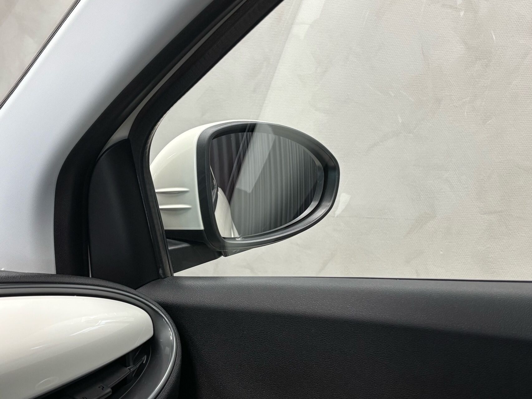 Sort Fiat 500e fra 2023