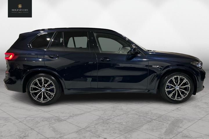 Sort BMW X5 fra 2022