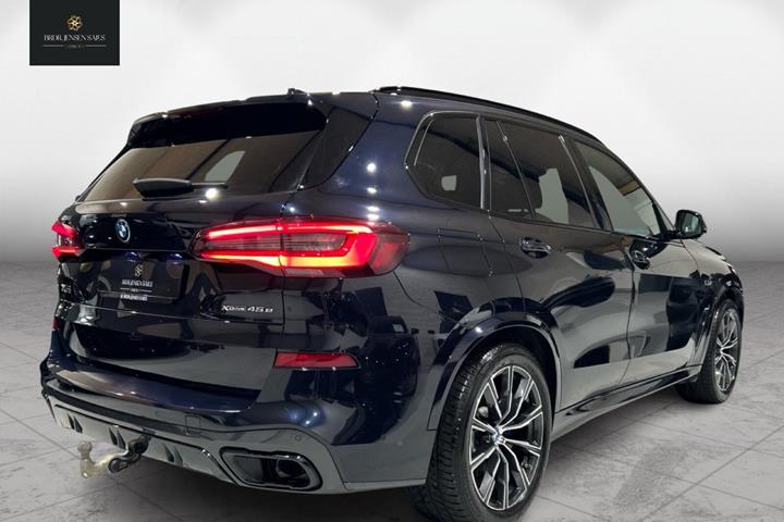 Sort BMW X5 fra 2022