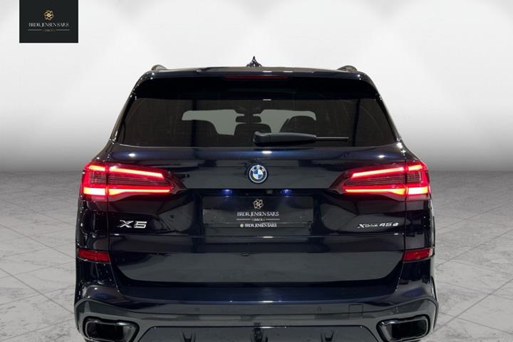 Sort BMW X5 fra 2022