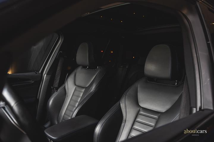 Blå BMW iX3 fra 2022
