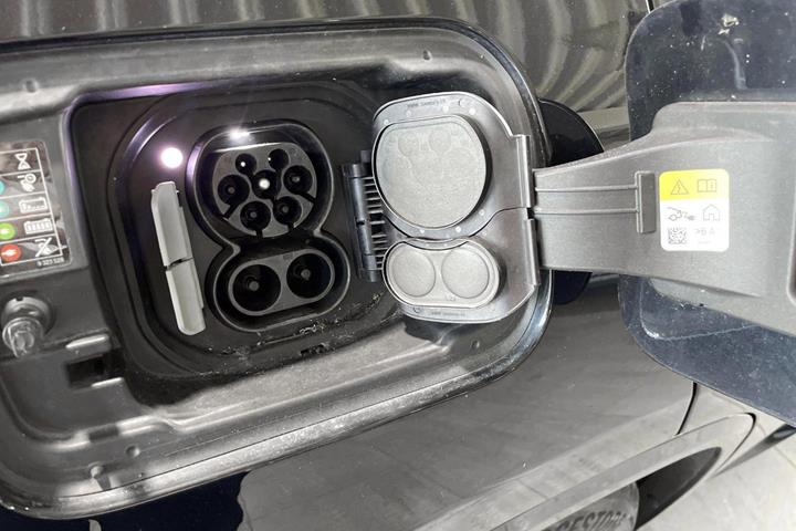 Sort BMW iX3 fra 2023