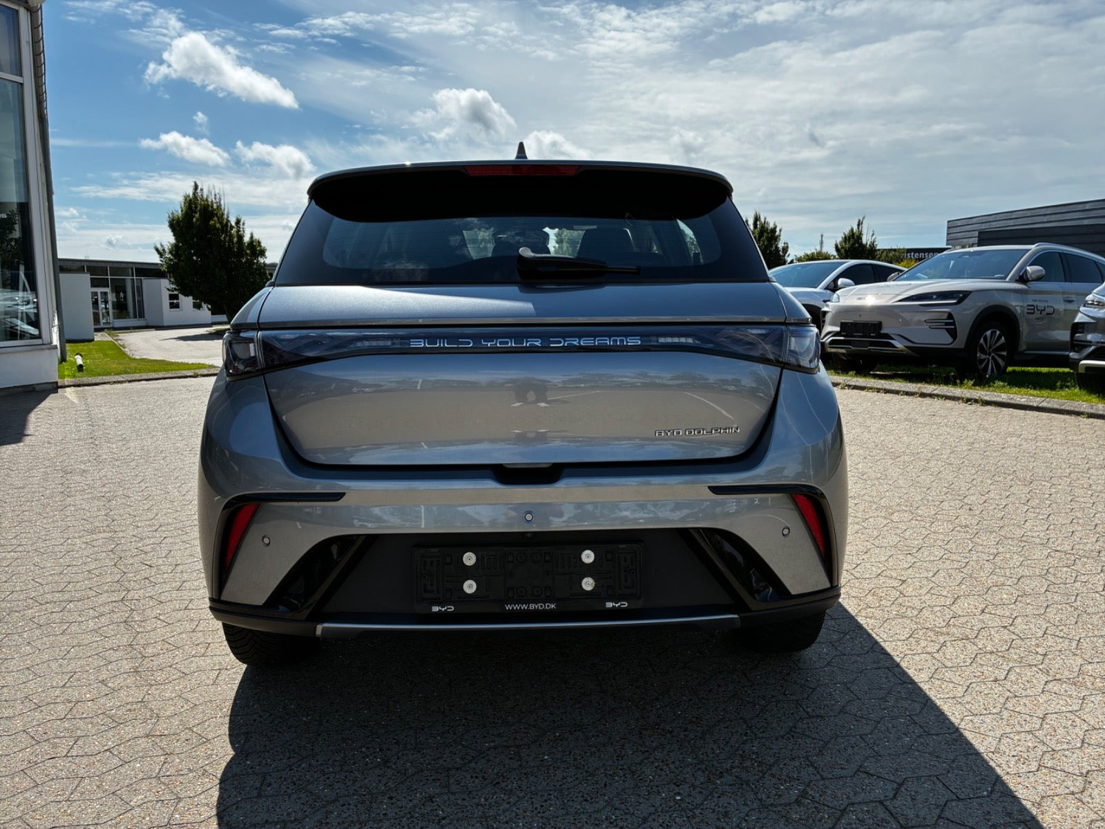 Grå BYD Dolphin fra 2024